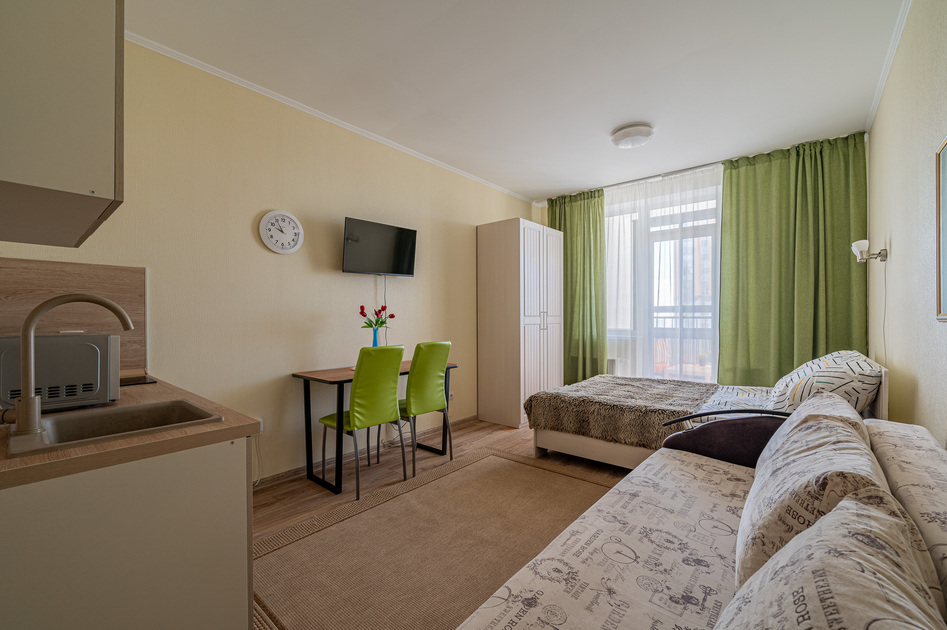 Космонавтов 7а